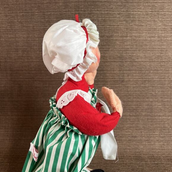 Annalee Mrs. Claus Doll – 13″ Christmas 2004 – Vintage Handmade Cloth –Pre-Owned - Picture 7 of 8